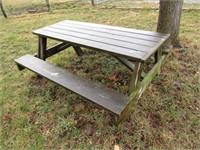 picnic table