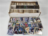 LARGE ASSORTMENT OF MODERN BASEBALL CARDS