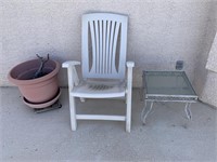 OUTDOOR CHAIR, TABLE & PLANT POT