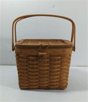 1990 Longaberger Medium Lidded Picnic Basket