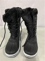 WINTER BOOTS SIZE 9