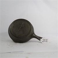 LODGE 3 NOTCH #3 CAST IRON SKILLET