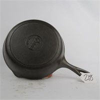 LODGE #5 CAST IRON SKILLET W/ HEAT RING