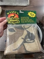Wyants Burlap Archery Target - NEW