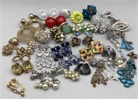 37 Pairs of Mixed Style Earrings