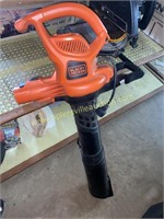 Black & Decker electric leaf blower