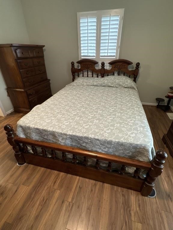 Queen Bed(Headboard, Footboard) & Bedding