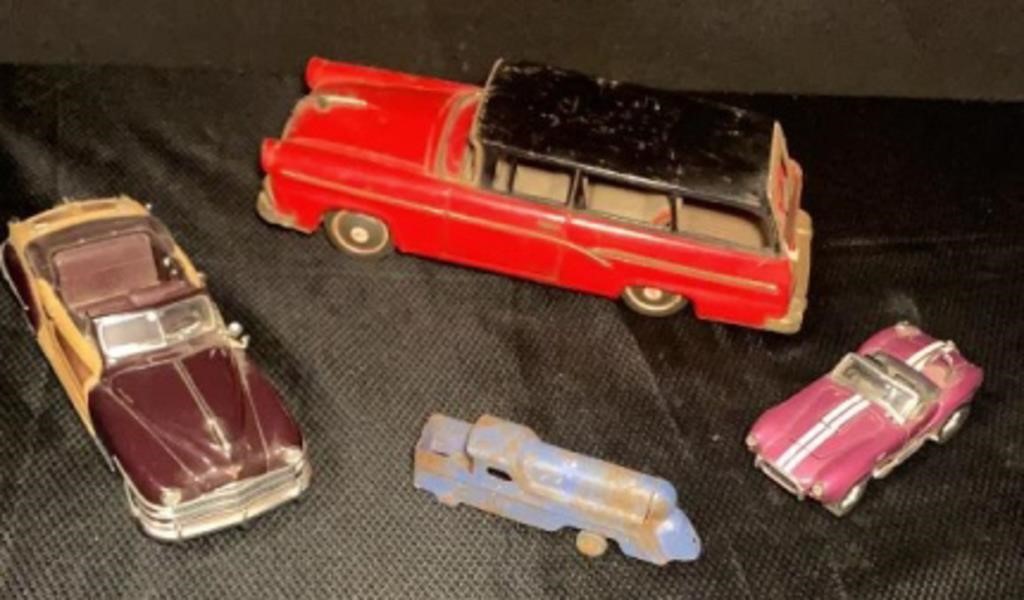 Lot of 4 Vintage & Antique Toy Cars