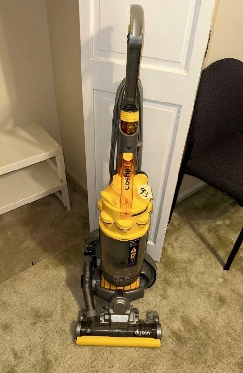 DYSON VACUUM CLEANER