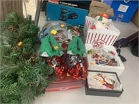 Christmas lot- elf shoes, garland, trays