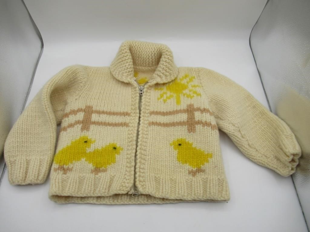 CHILD'S VINTAGE HAND KNIT MARY MAXIM SWEATER