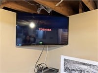 36 inch Toshiba TV- tested