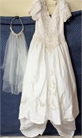GLORIA VANDERBILT WEDDING DRESS SIZE 16