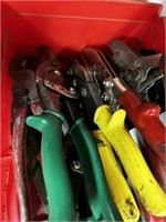 Joblot of tin snips, crimper & sheet metal tools