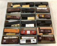 18 Athearn HO Train Cars