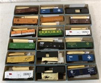 18 Athearn HO Train Cars