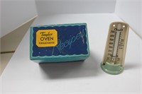 VINTAGE TAYLOR ENAMELED OVEN THERMOMETER IN BOX