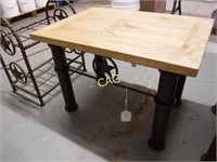 19.5"x27.5"x19" End Table