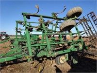 John Deere 980 Field Cultivator 24-Foot