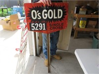 O's Gold Single Cross Sign