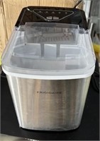 Frigidaire S.S 26-lb. Bullet-Shaped Ice