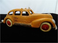 HUBLEY (ATTR.) CAST IRON YELLOW CAB TAXI TOY