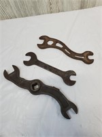 Antique wrench set of 3