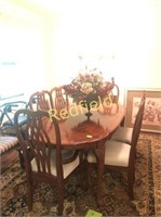 Beautiful Dining Room Table- 6 Chairs