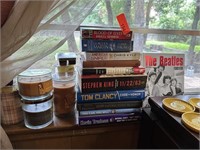 LOT OF BOOKS / CANDLES