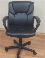 Light weight office chair great condition