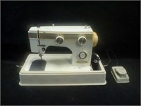 FashionAire super Golden Stitch sewing machine