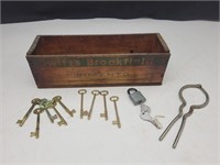 Primitive Cheese Box, lock & key skeleton keys +