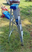 WERNER 4 FOOT STEP LADDER- LIGHT USE IF ANY