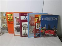 LOT BOOKS FROM COLLECTIBLES: ELECTRIC TRAINS