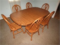 oak kitchen table w/6 chairs (clean)