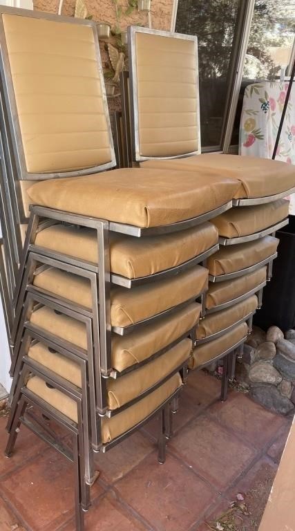 F - LOT OF 12 STACKING CHAIRS (Y24)