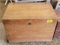 Wood chest/trunk