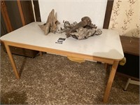 Driftwood, Grinder, & Table