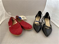 2 Pair Ladies' Shoes Toms sz 7-1/2