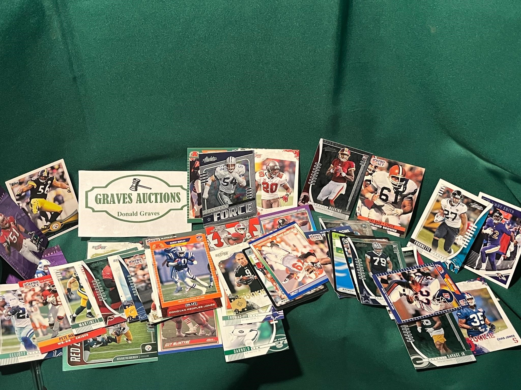 51 NFL Cards lot A