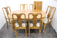 Oak Oval Dining Table w/ 6-Chairs & 2-Leaves