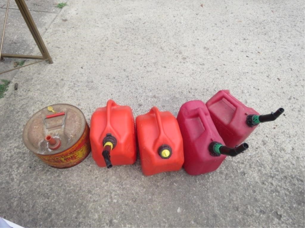 GAS CANS