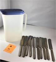 1 qt Tupperware pitcher 10 silver vintage knives