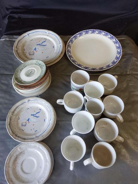 Plates & Coffe Cups