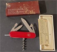 Victorinox Swiss Army Officers Knife  Traveller