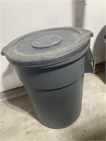 Brute garbage can