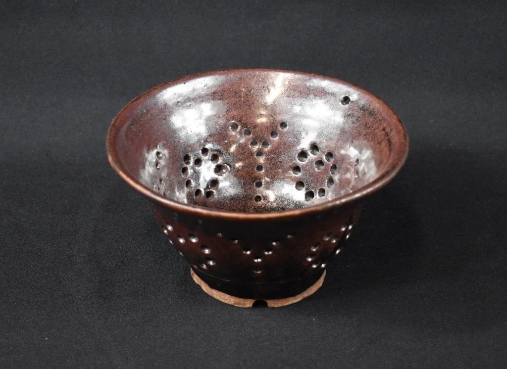 Brown Glazed Stoneware Pottery Berry Colander Bowl