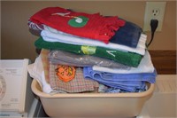 Tub lot of golf & other misc towels