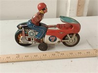 1960's tin Super Showa motorcycle toy (missing