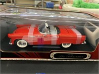 Die Cast Collection Deluxe 1:18 1955 Thunderbird